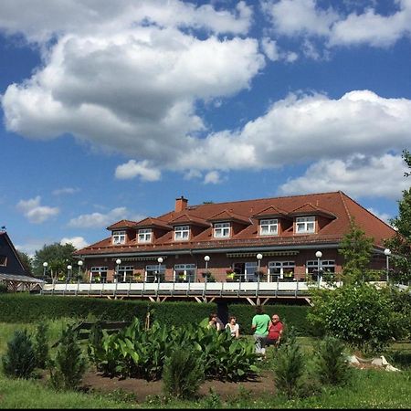Hotel Und Restaurant Zum Bunten Hirsch Миров Екстериор снимка